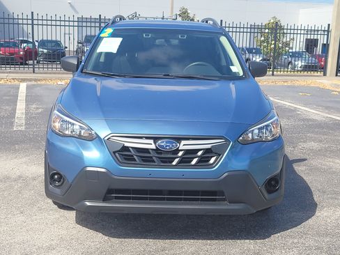Used 2022 Subaru Crosstrek 2.0i image 2