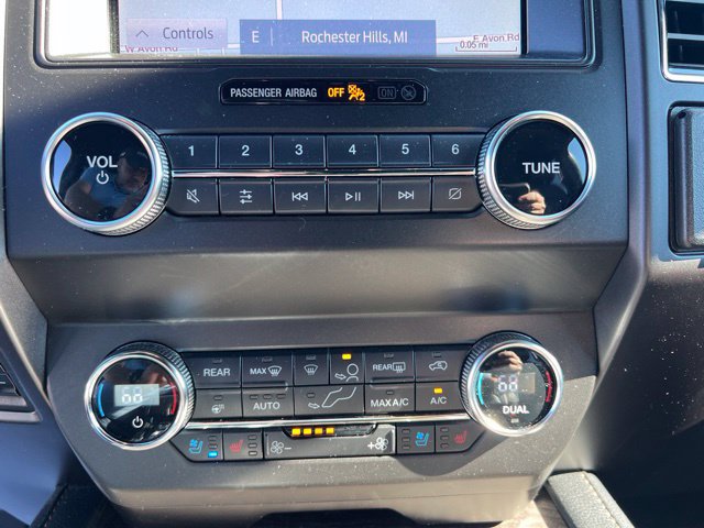 Used 2020 Ford Expedition Limited w/ Special Edition Package AWD/4WD image 32