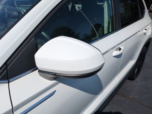 Used 2022 Volkswagen Taos SE AWD/4WD image 10