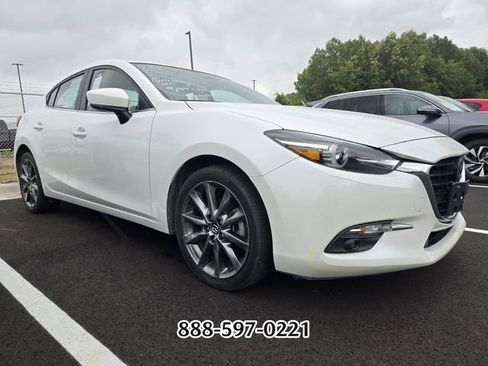 Used 2018 MAZDA MAZDA3 Grand Touring w/ Premium Equipment Package FWD image 10