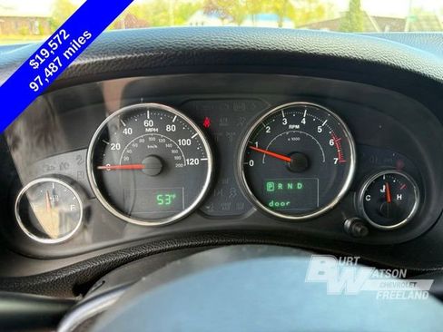 Used 2013 Jeep Wrangler Unlimited Sahara w/ Dual Top Group AWD/4WD image 17