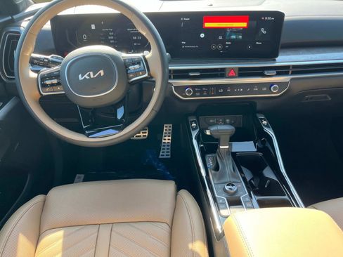 New 2025 Kia Sorento SX Prestige w/ Olive Brown Leather Package image 15