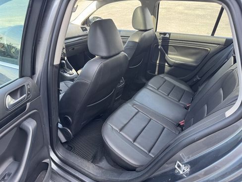 Used 2013 Volkswagen Jetta SE FWD image 11