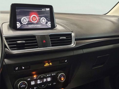 Used 2018 MAZDA MAZDA3 Grand Touring w/ Premium Equipment Package FWD image 25