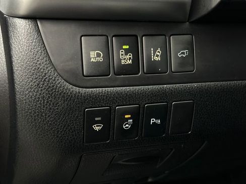 Used 2016 Toyota Highlander Limited Platinum image 16