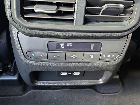 Used 2023 Honda Pilot EX-L image 13