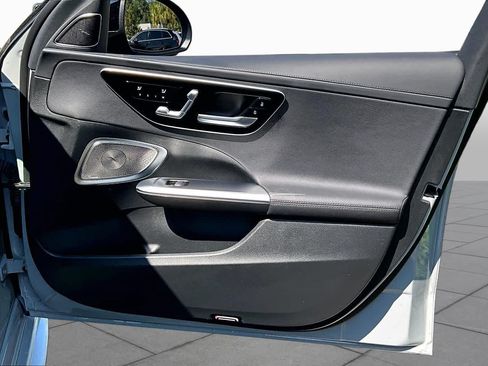 Used 2025 Mercedes-Benz C 300 4MATIC Sedan image 23