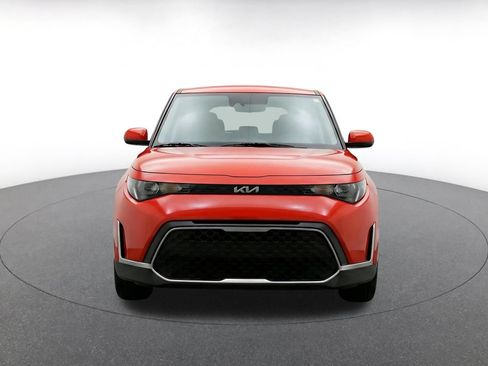 Used 2025 Kia Soul LX w/ LX Technology Package FWD image 2
