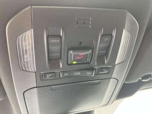 Used 2022 Toyota Highlander XSE AWD/4WD image 28