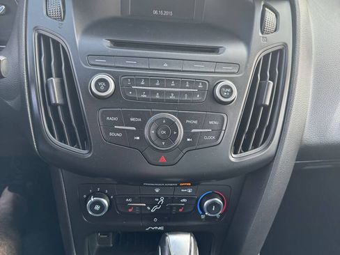 Used 2015 Ford Focus SE w/ SE Sport Package FWD image 27