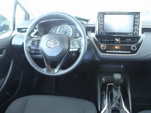 Certified 2021 Toyota Corolla LE image 2
