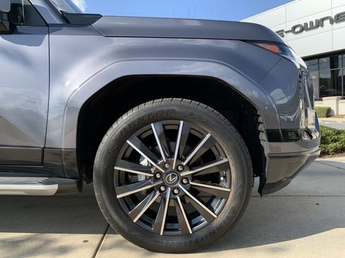 Certified 2024 Lexus GX 550 w/ Accessory Package (2T) AWD/4WD image 13