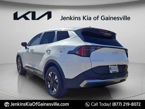 New 2026 Kia Sportage LX FWD image 8