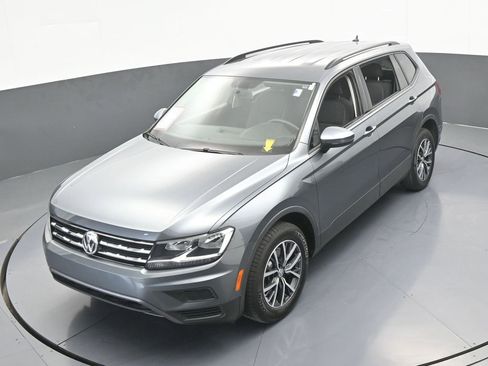 Used 2021 Volkswagen Tiguan S image 41