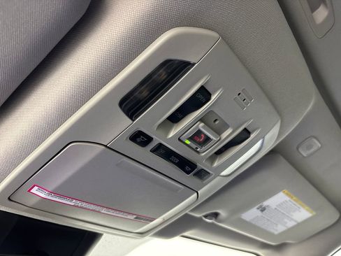 Used 2023 Toyota Highlander XLE image 25