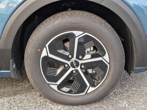 New 2026 Kia Niro EX image 10