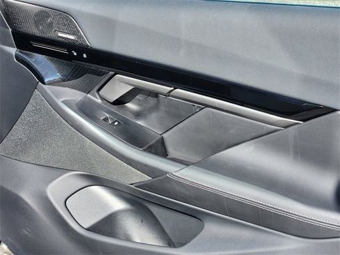 Used 2025 BMW 530i xDrive image 22