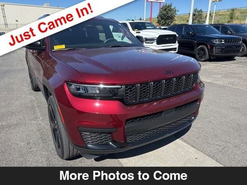 Certified 2023 Jeep Grand Cherokee L Laredo image 7