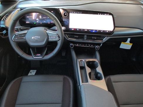 New 2026 Chevrolet Equinox EV RS image 4