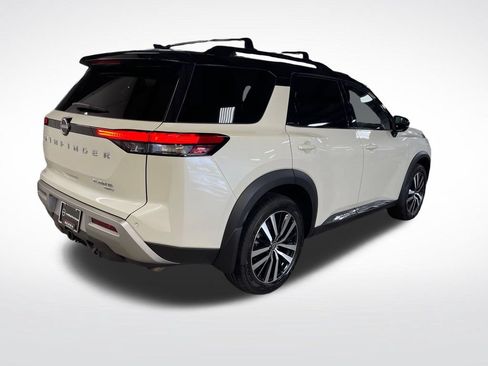 Certified 2024 Nissan Pathfinder Platinum AWD/4WD image 5