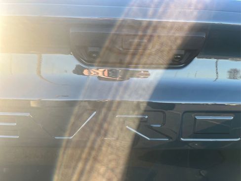 Used 2025 Chevrolet Silverado 1500 LT image 24