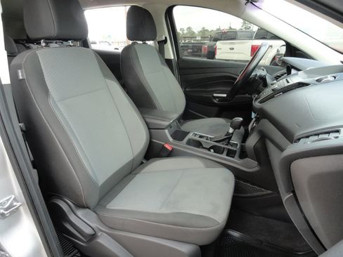 Used 2017 Ford Escape SE image 8