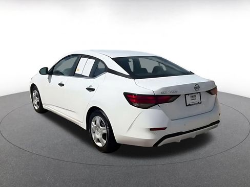 Used 2025 Nissan Sentra S FWD image 11