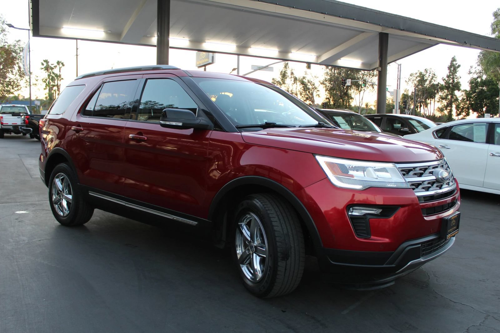 Used 2018 Ford Explorer XLT w/ Equipment Group 202A FWD image 7