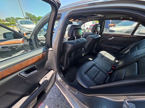 Used 2013 Mercedes-Benz E 350 4MATIC Sedan image 12