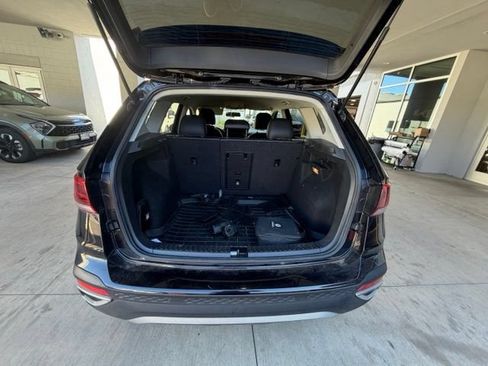Used 2022 Volkswagen Taos SE FWD image 17