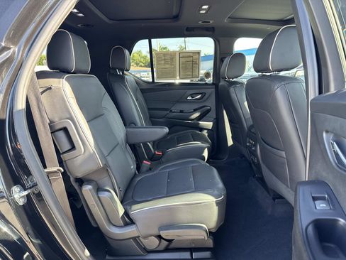 Used 2022 Chevrolet Traverse Premier image 24