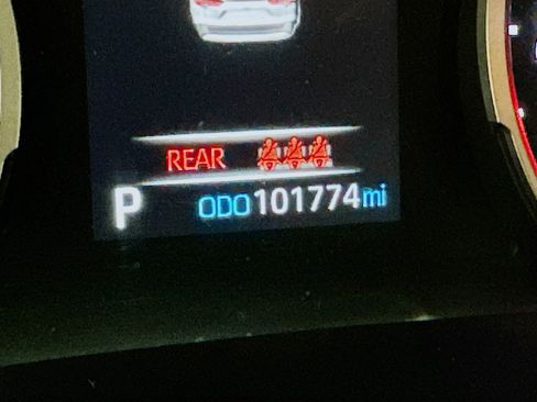 Used 2021 Toyota RAV4 XLE w/ Convenience Package FWD image 19