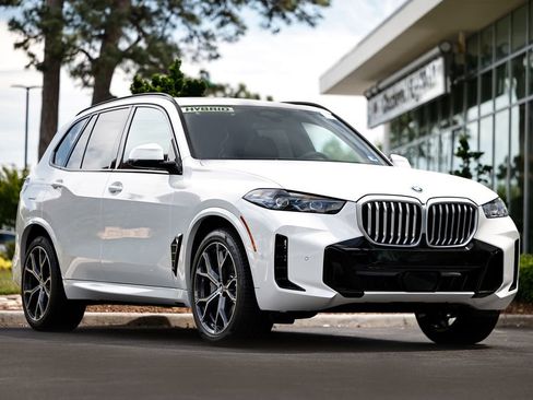 New 2026 BMW X5 xDrive50e w/ M Sport Package AWD/4WD image 1