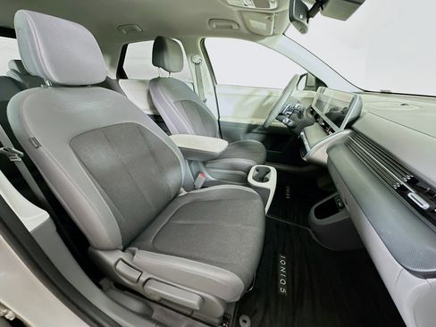 Used 2024 Hyundai Ioniq 5 SEL image 31