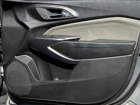 Used 2025 Chevrolet Trax ACTIV FWD image 20