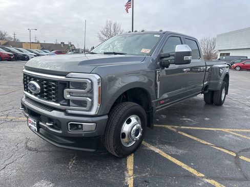 Certified 2024 Ford F350 Platinum w/ FX4 Off-Road Package image 16