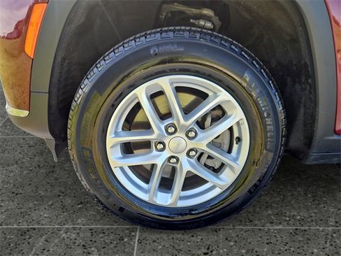 Used 2025 Jeep Grand Cherokee L Laredo w/ Luxury Tech Group I image 14