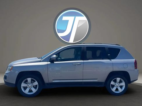 Used 2016 Jeep Compass Latitude AWD/4WD image 5