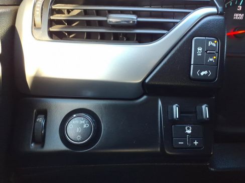 Used 2019 Chevrolet Tahoe Premier image 24