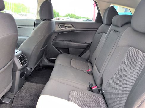 Used 2024 Kia Sportage LX AWD/4WD image 30