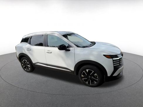 Used 2026 Nissan Kicks SV w/ Cold Weather Package AWD/4WD image 2