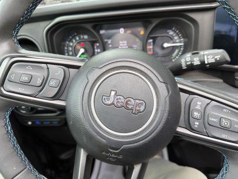 Used 2024 Jeep Wrangler Unlimited Rubicon 4xe AWD/4WD image 17