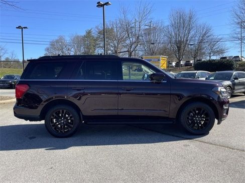 Certified 2024 Ford Expedition XLT image 6