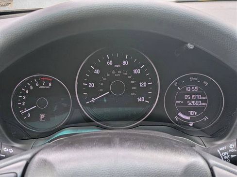 Used 2018 Honda HR-V EX image 11