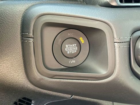 New 2025 Jeep Gladiator Mojave w/ Safety Group image 29