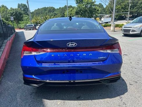 Used 2022 Hyundai Elantra Limited FWD image 4