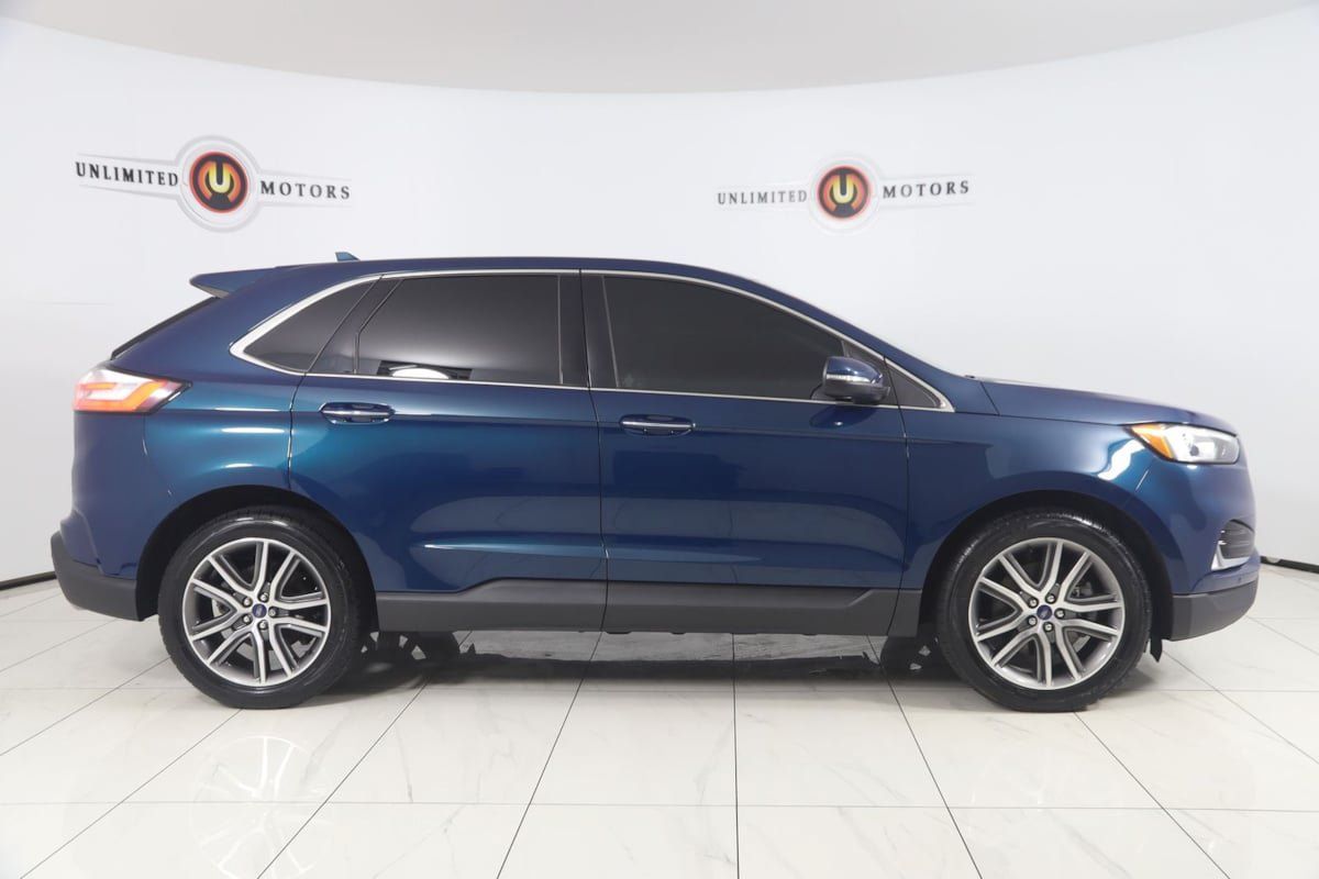 Used 2020 Ford Edge Titanium AWD/4WD image 2