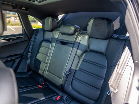 Certified 2026 Porsche Macan AWD/4WD image 24