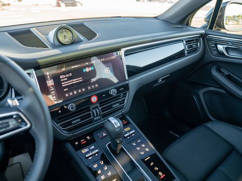 New 2026 Porsche Macan AWD/4WD image 16
