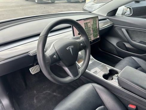 Used 2020 Tesla Model 3 Performance image 2